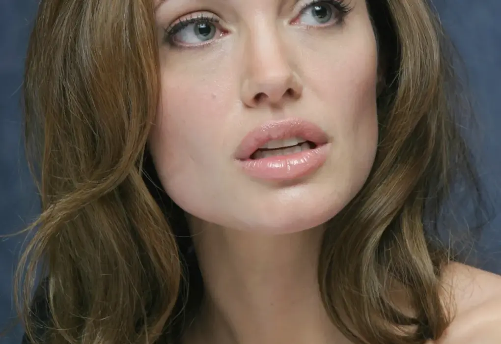 angelina jolie — GR news