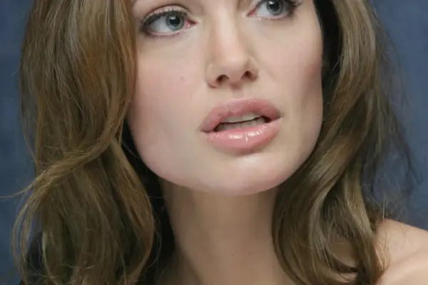 angelina jolie — GR news