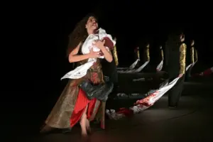 έβελυν ασουάντ — GR news