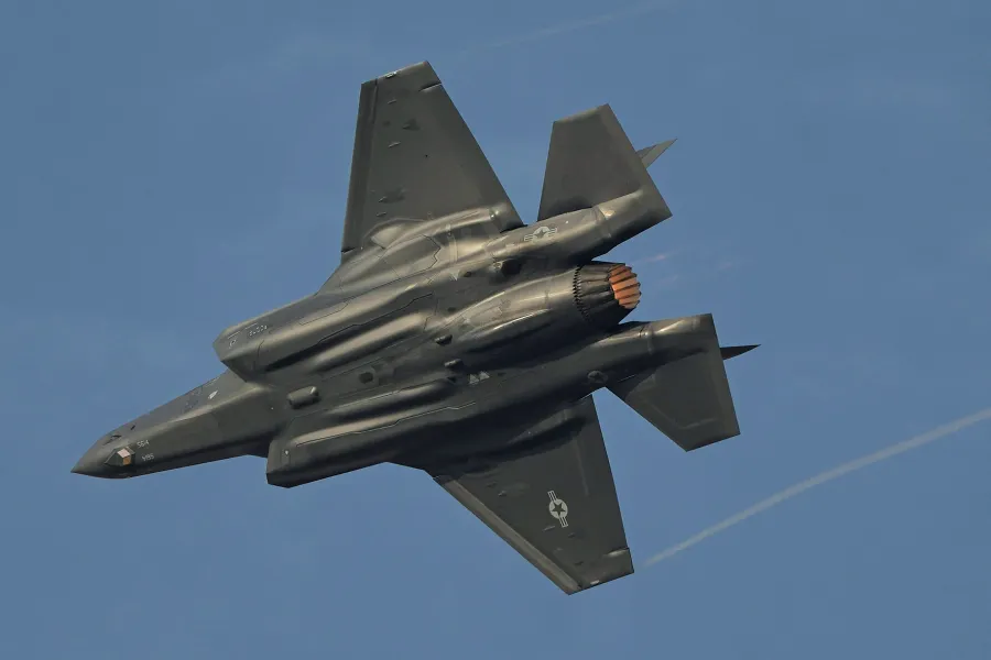 f 35 — GR news