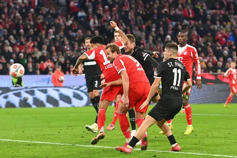 ζανκτ πάουλι εναντίον μπάγερν μονάχου — GR news