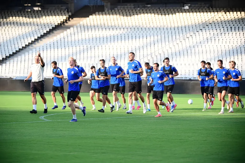 Με σταρ του χόκεϊ η αποστολή της Χράντετς!
